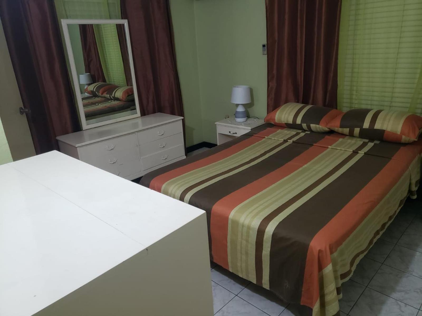 Finest Accommodation Renfrew Place 4-12 Renfrew Rd 2 Bedroom 2 Bat Apt # 15 New Kinston Jamaica Kingston Exterior foto